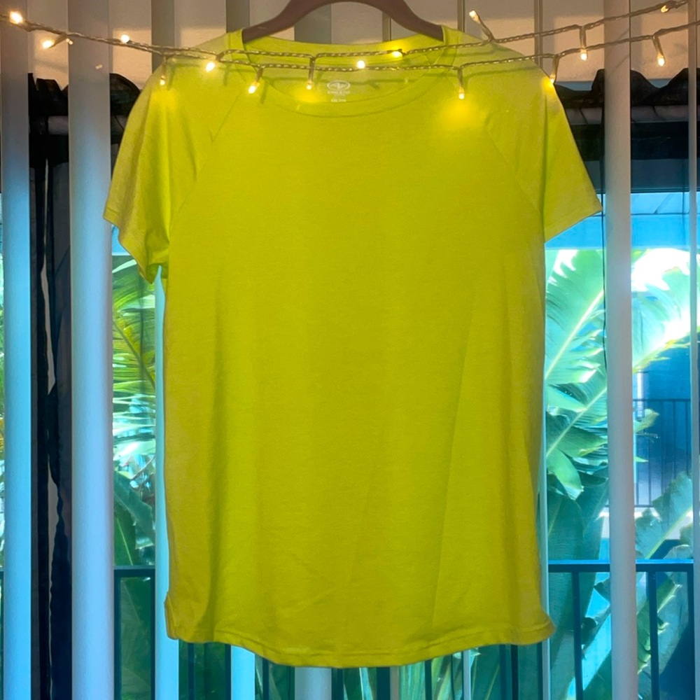 NWOT “Teen" sized Lightweight Athletic Shirt (XXL)